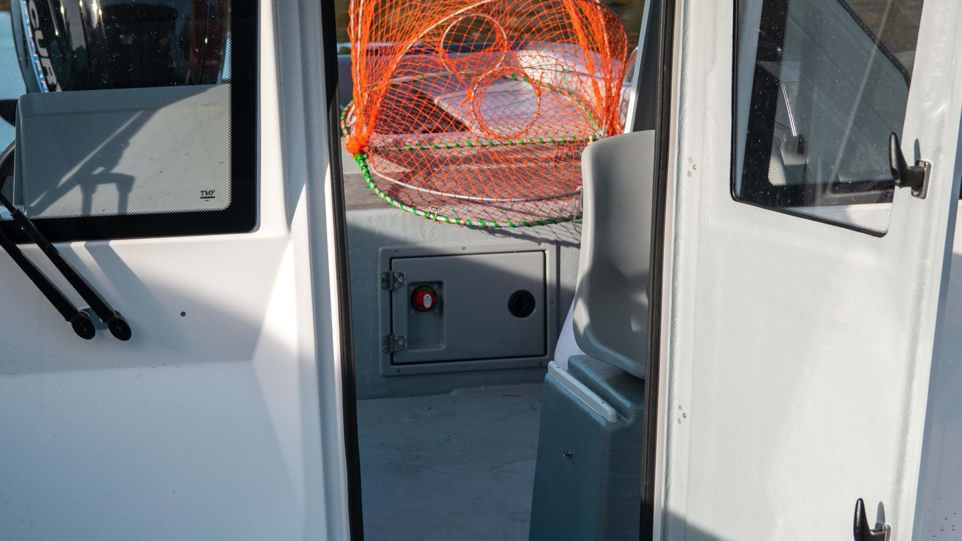 Sting 600 Pro HT Details Cockpit Door